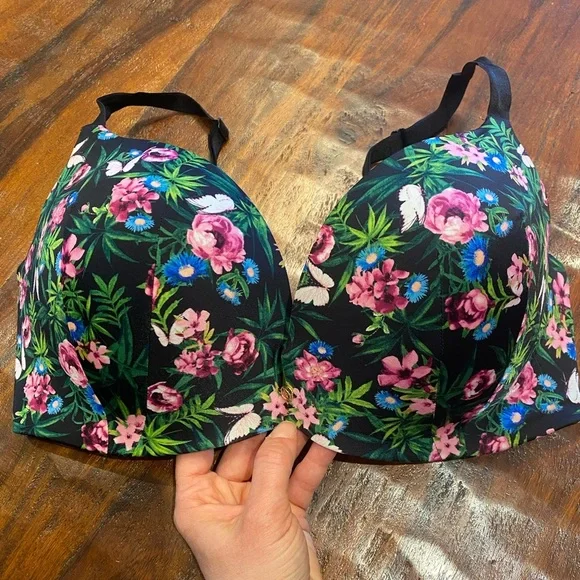 Victoria’s Secret So Obsessed Smooth Wireless Push-Up Bra Size 36DD - Picture 5 of 12